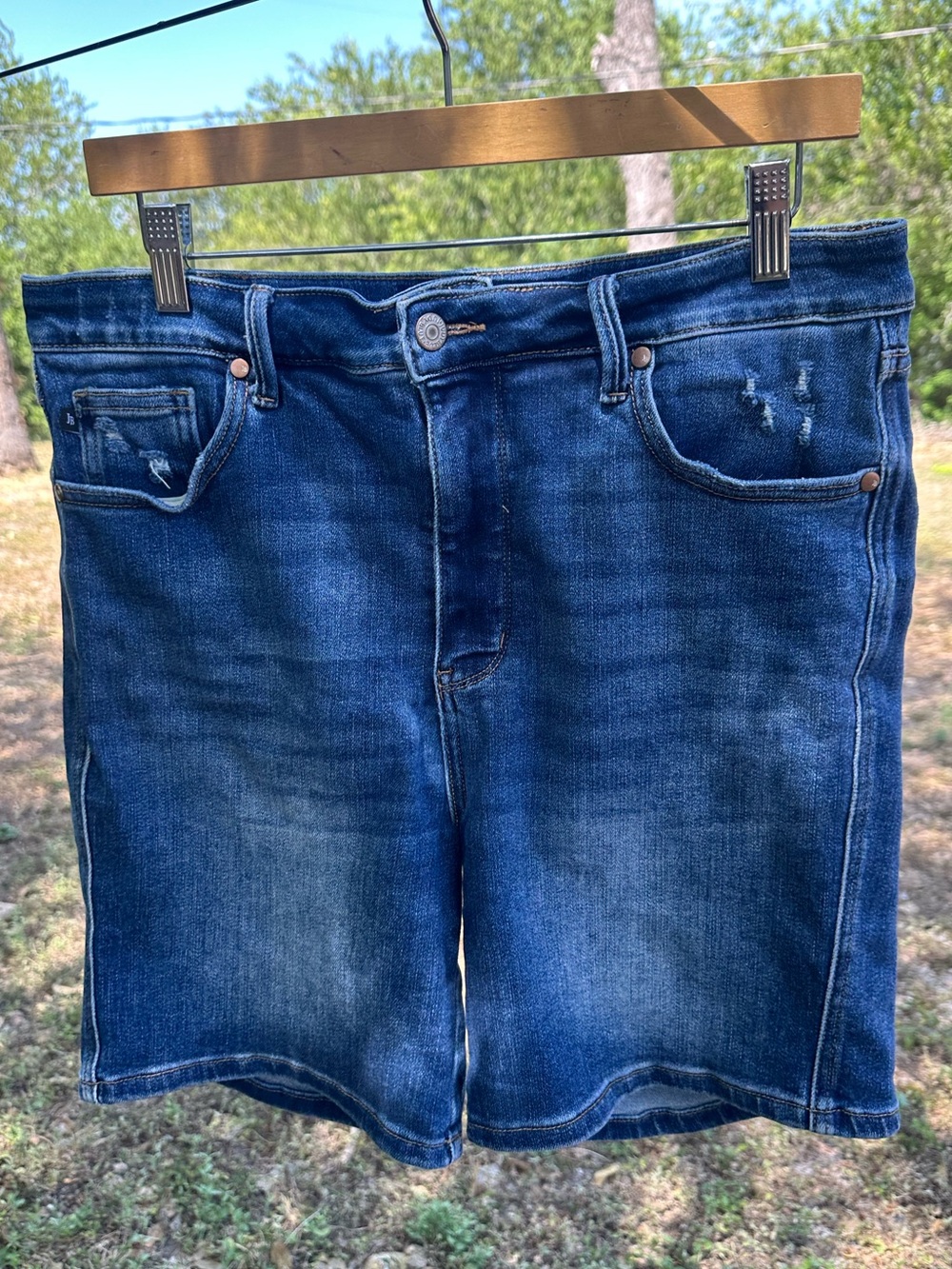 Judy Blue Stretch Denim Shorts Womens Size XL Distressed Jean